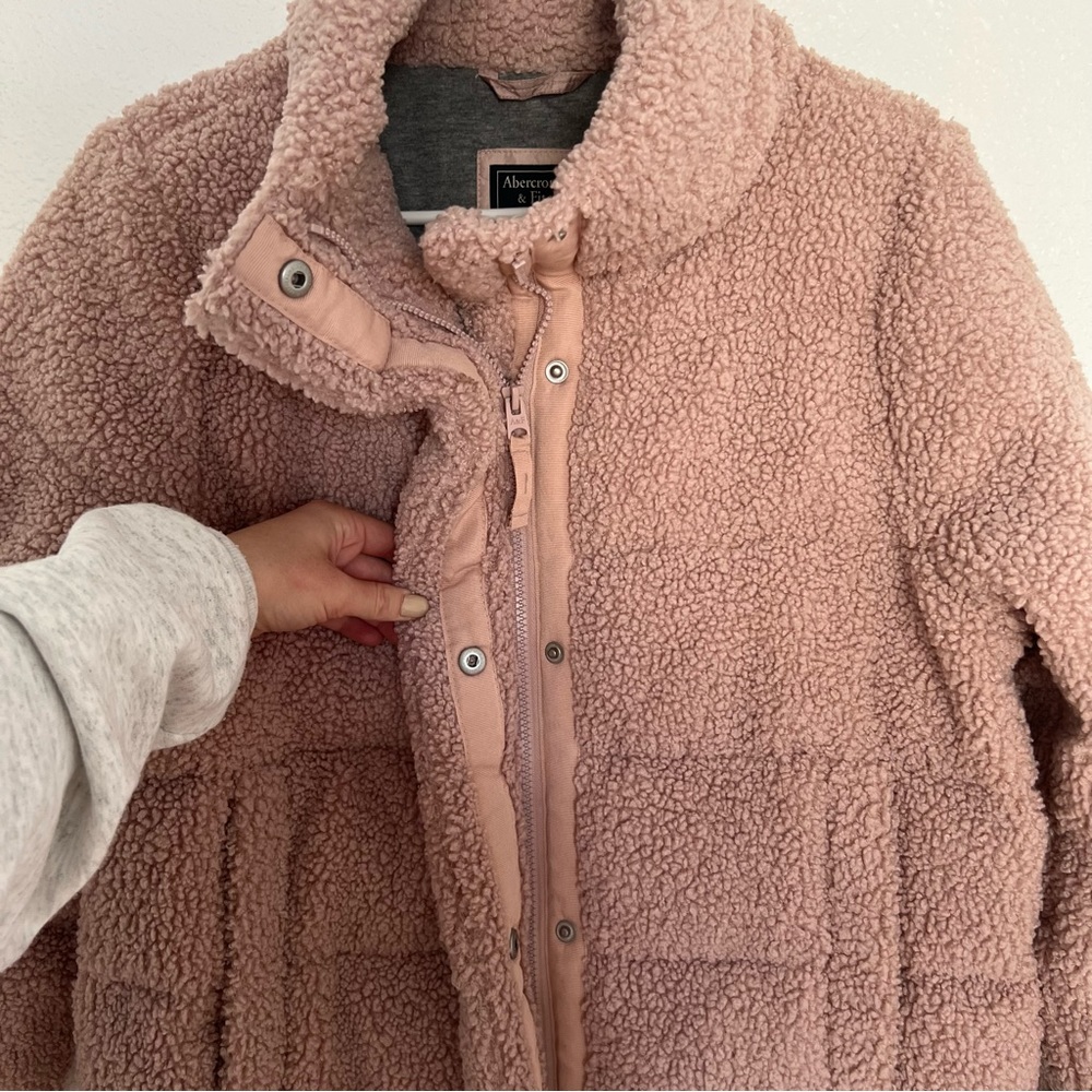 A&F Jacket - Picture 3 of 6